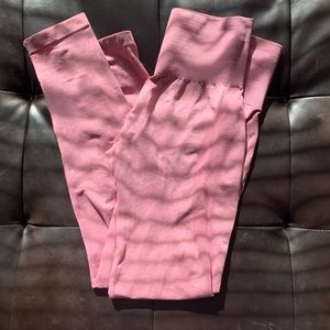 NVGTN legging size medium pink only wore once !
